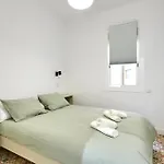 Comfortable Next To Apolo Theater Διαμέρισμα *