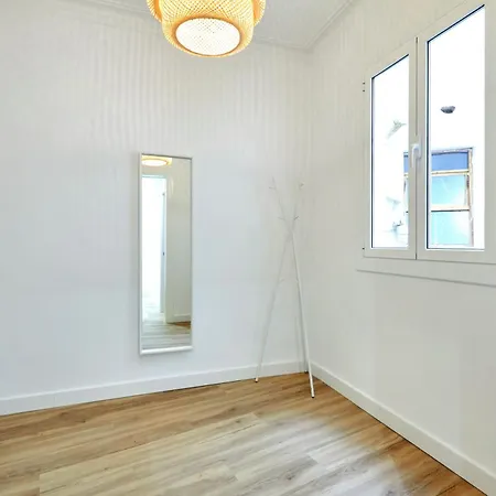 Comfortable Apartment Next To Apolo Theater Apartment Barcelona